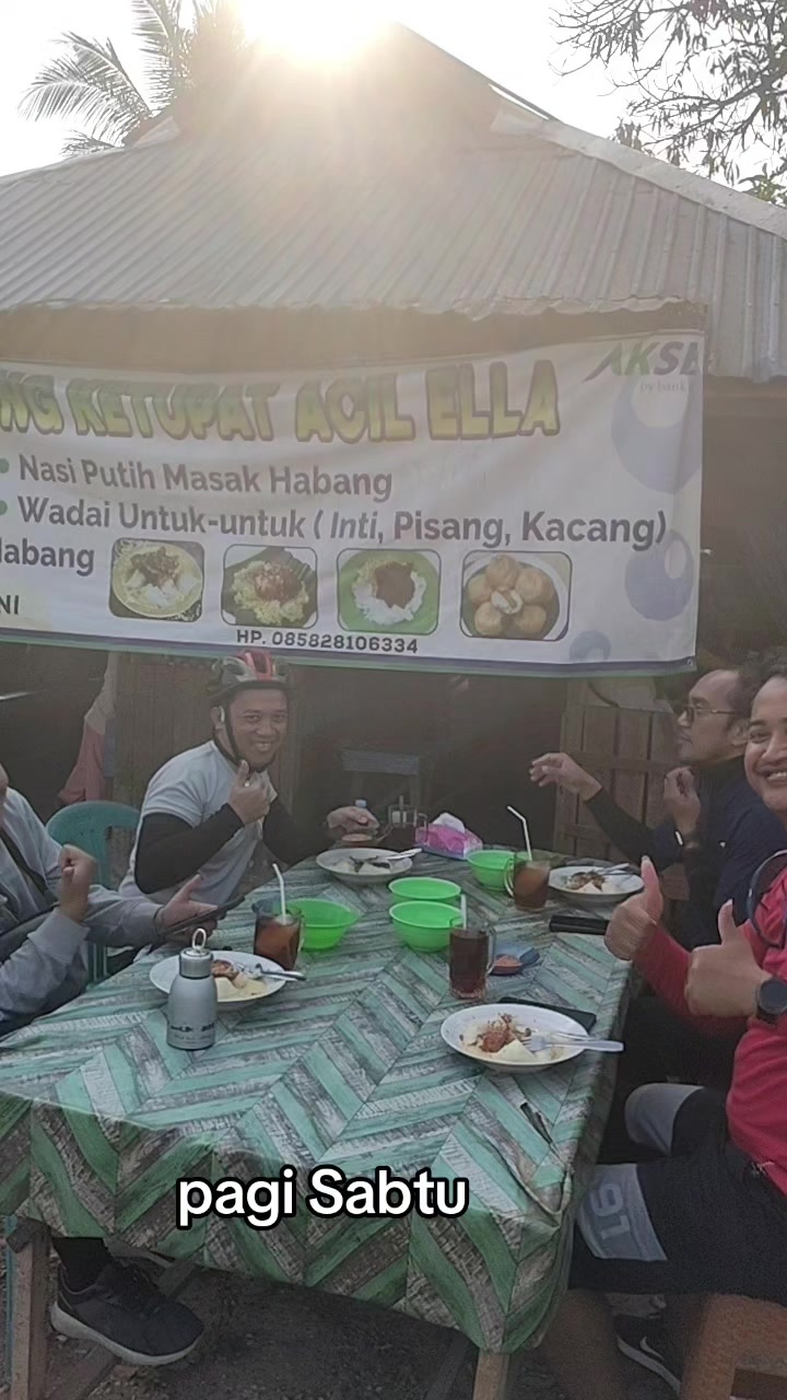 @warung katupat acil ella