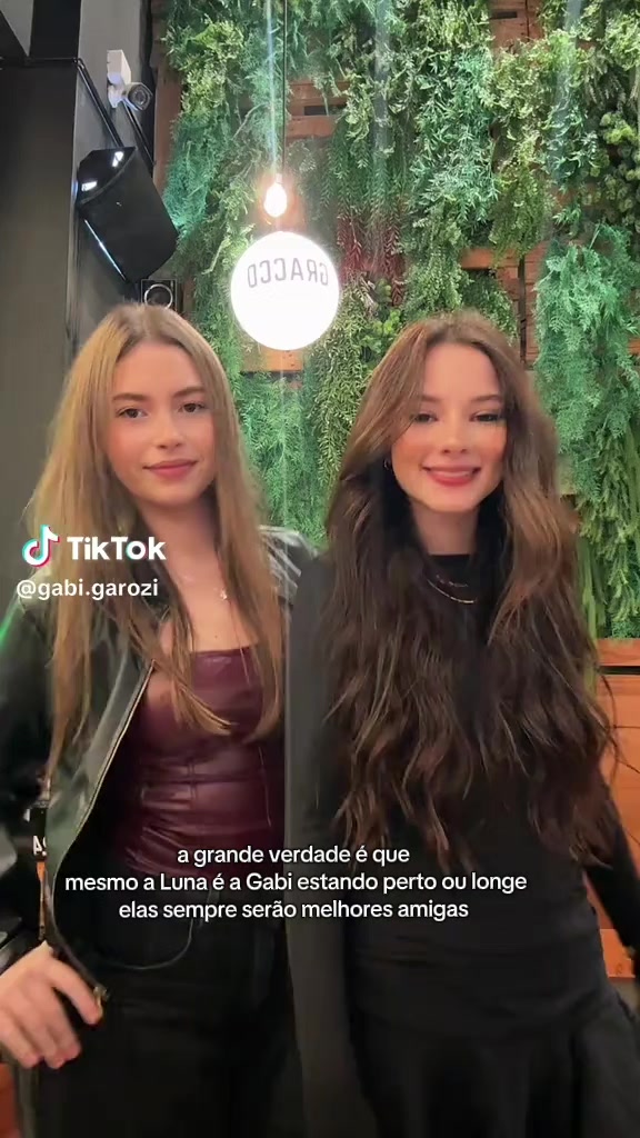 @Anna. Júlia. FC da Luna