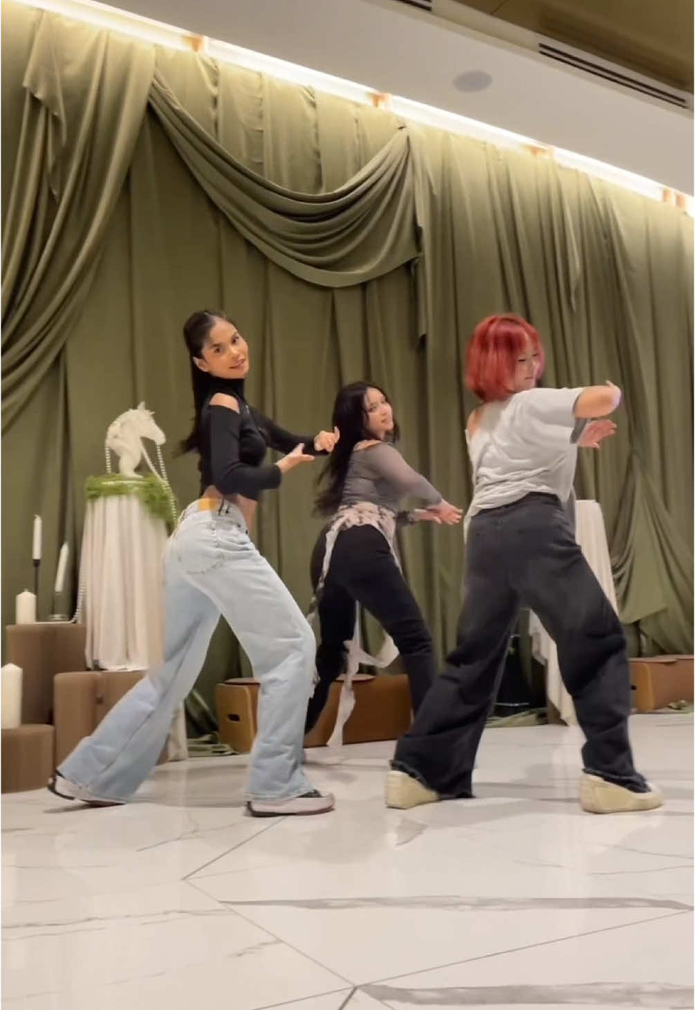 @glossy.dancecrew
