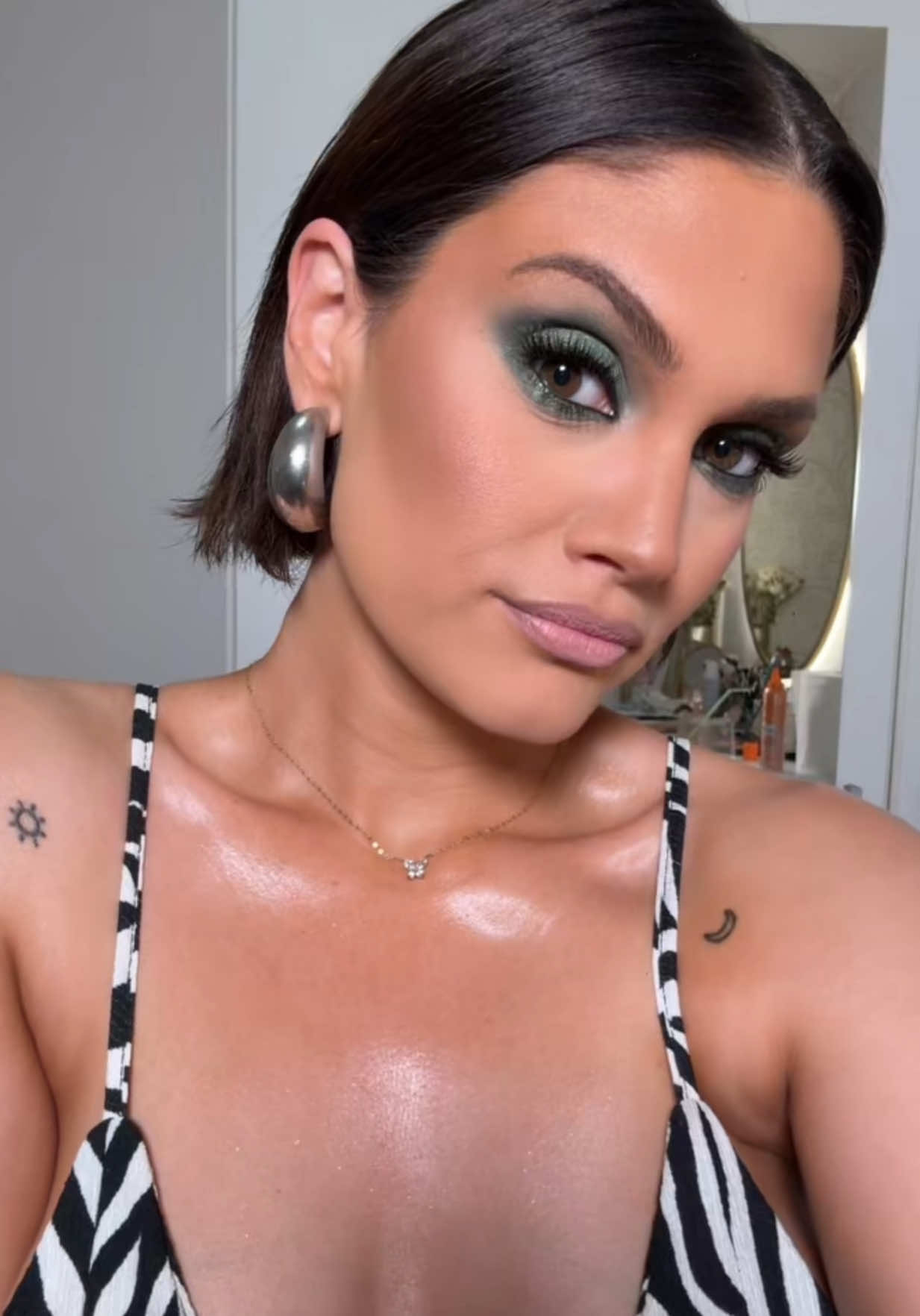 @Una | Makeup artist