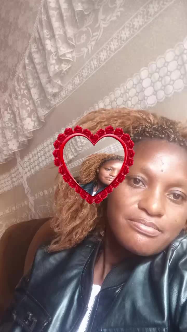 @elizabethkahkitho
