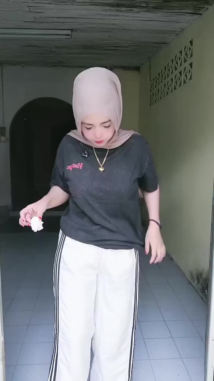 @E F A 🐼