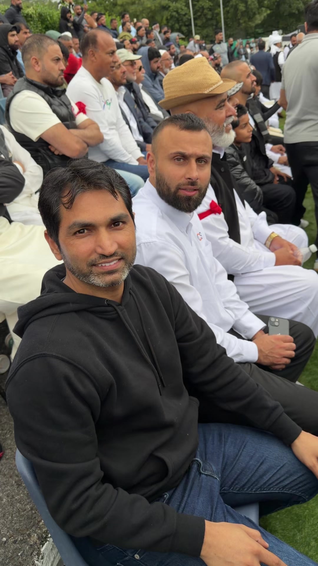 @Mohsin RaZa 🇵🇰🇬🇧