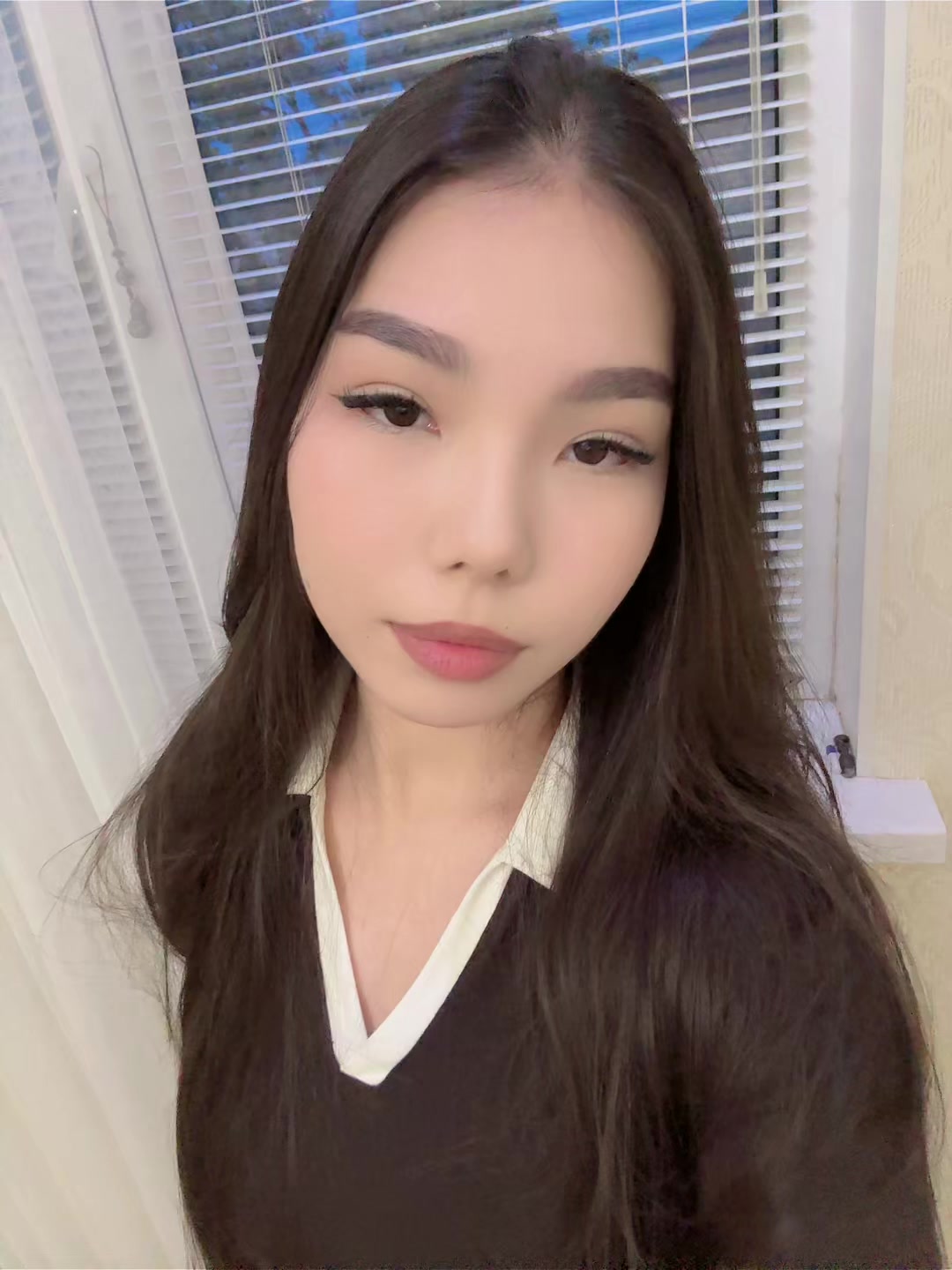@Anelyaa