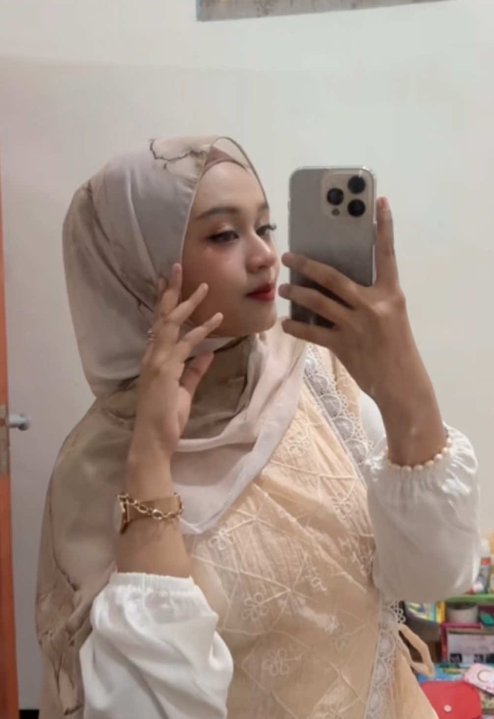 @Ara Tiara