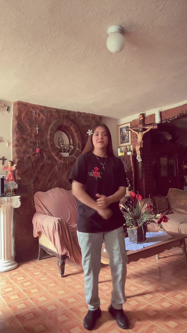 @Jenifer Flores🖤