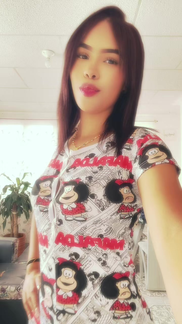 @whoisAna._