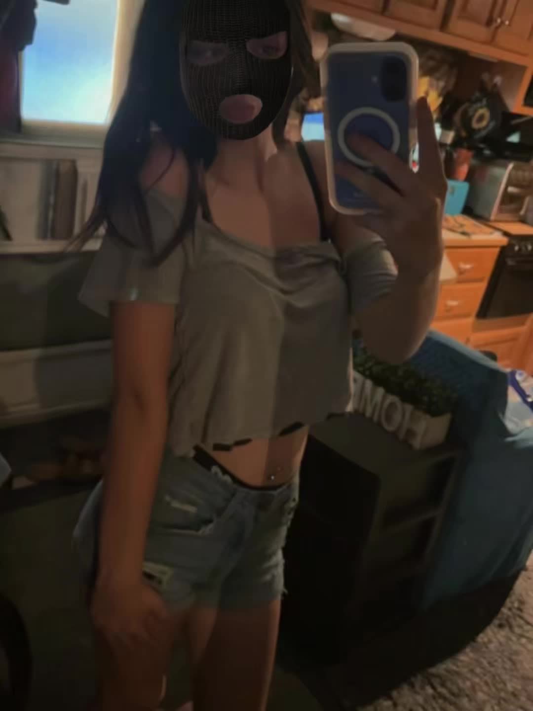 @Emilyyy18