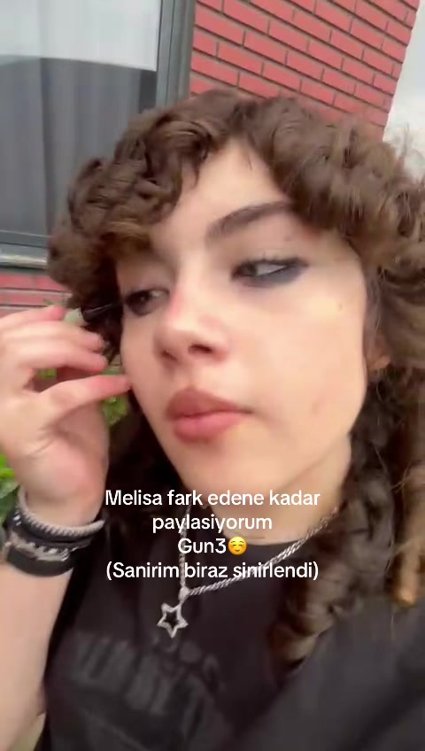 @melisafarkedenekadar✌🏿