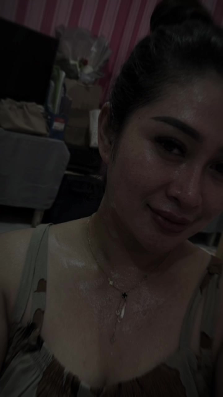 @Dewiamoraaa