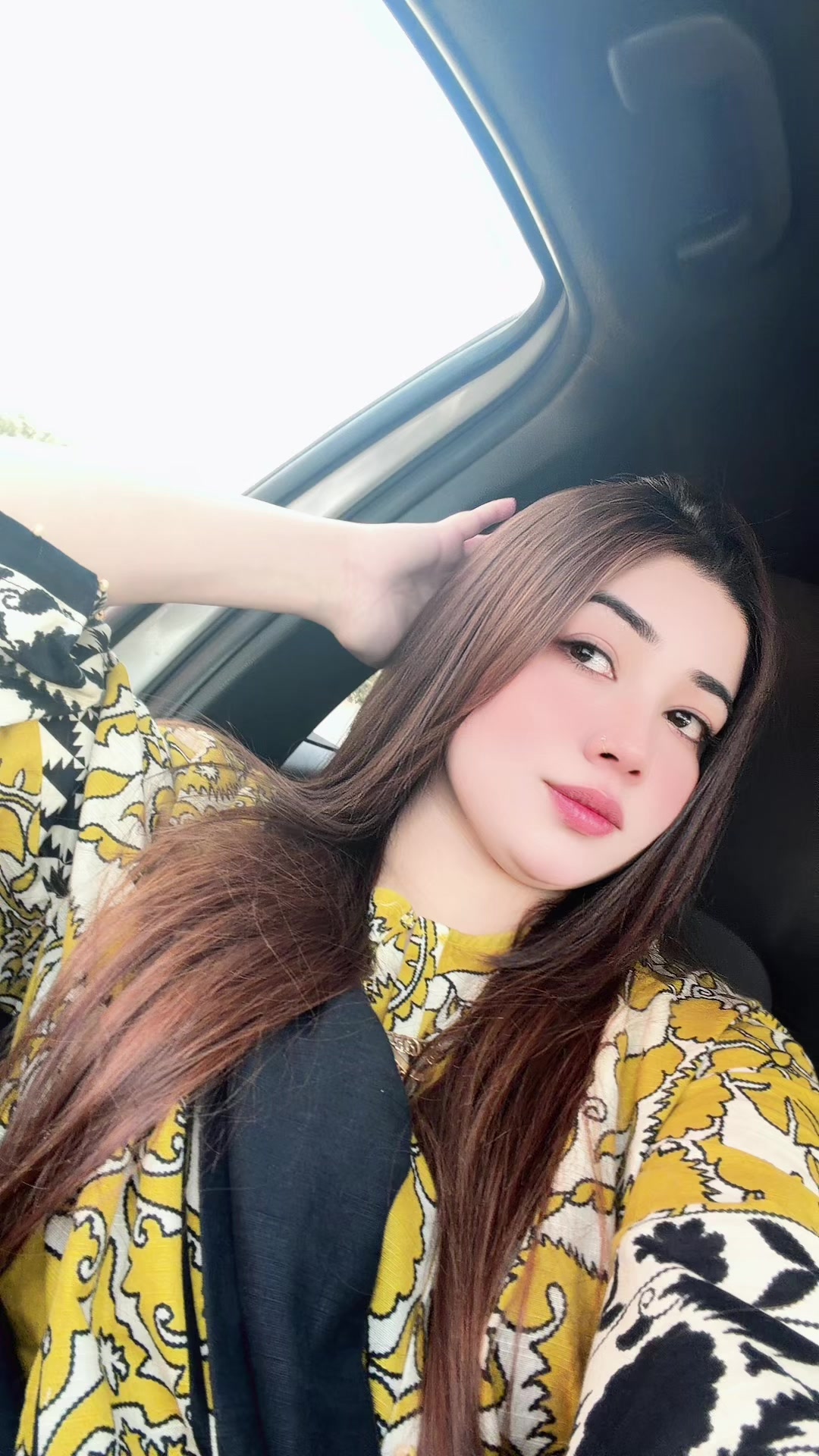 @Lovely Khan 🥀