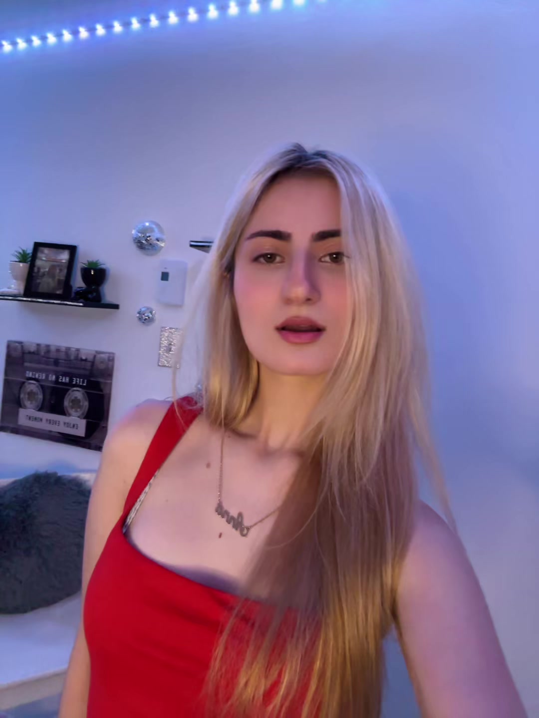 @𝓐𝓷𝓷𝓪