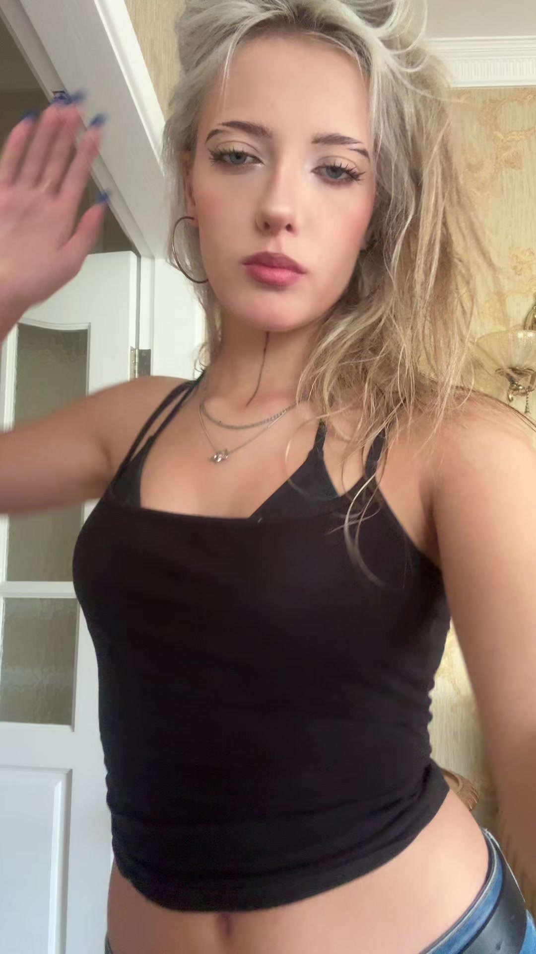 @KOMBOU