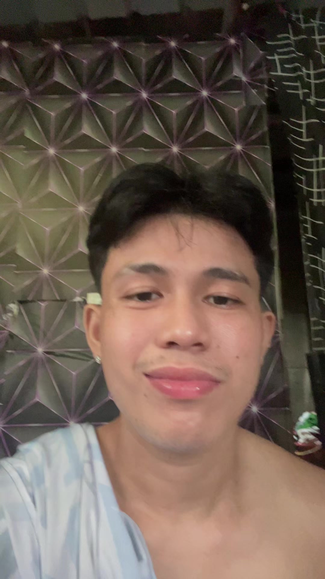 @Ej
