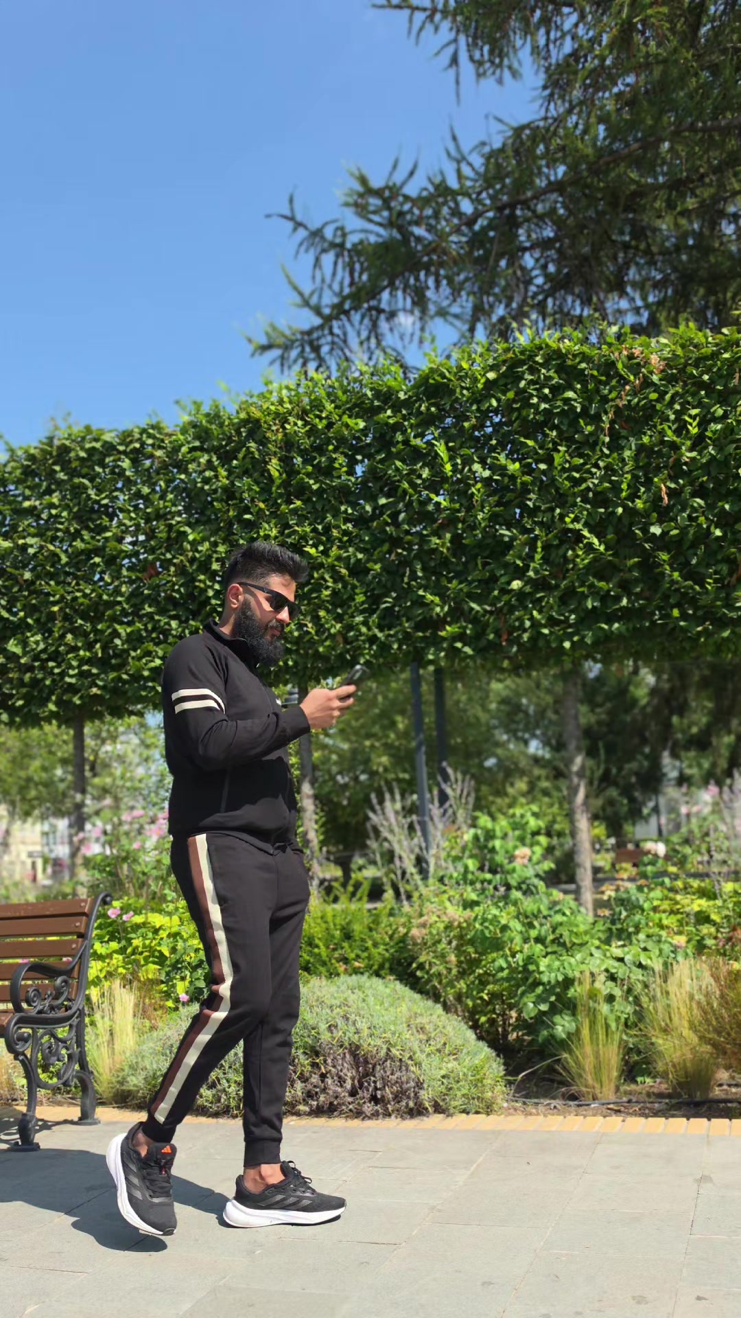 @𝐬𝐮𝐫𝐚𝐳 𝐩𝐚𝐭𝐡𝐚𝐤 🕉️⚜️