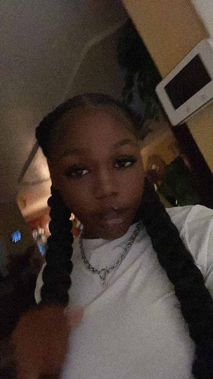 @queenrackzz