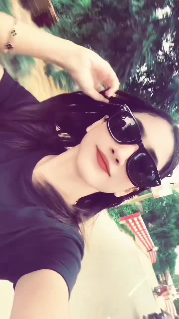 @🦋