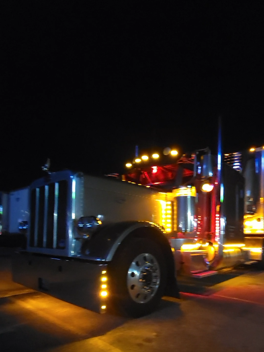 @👑The King of Trucking👑