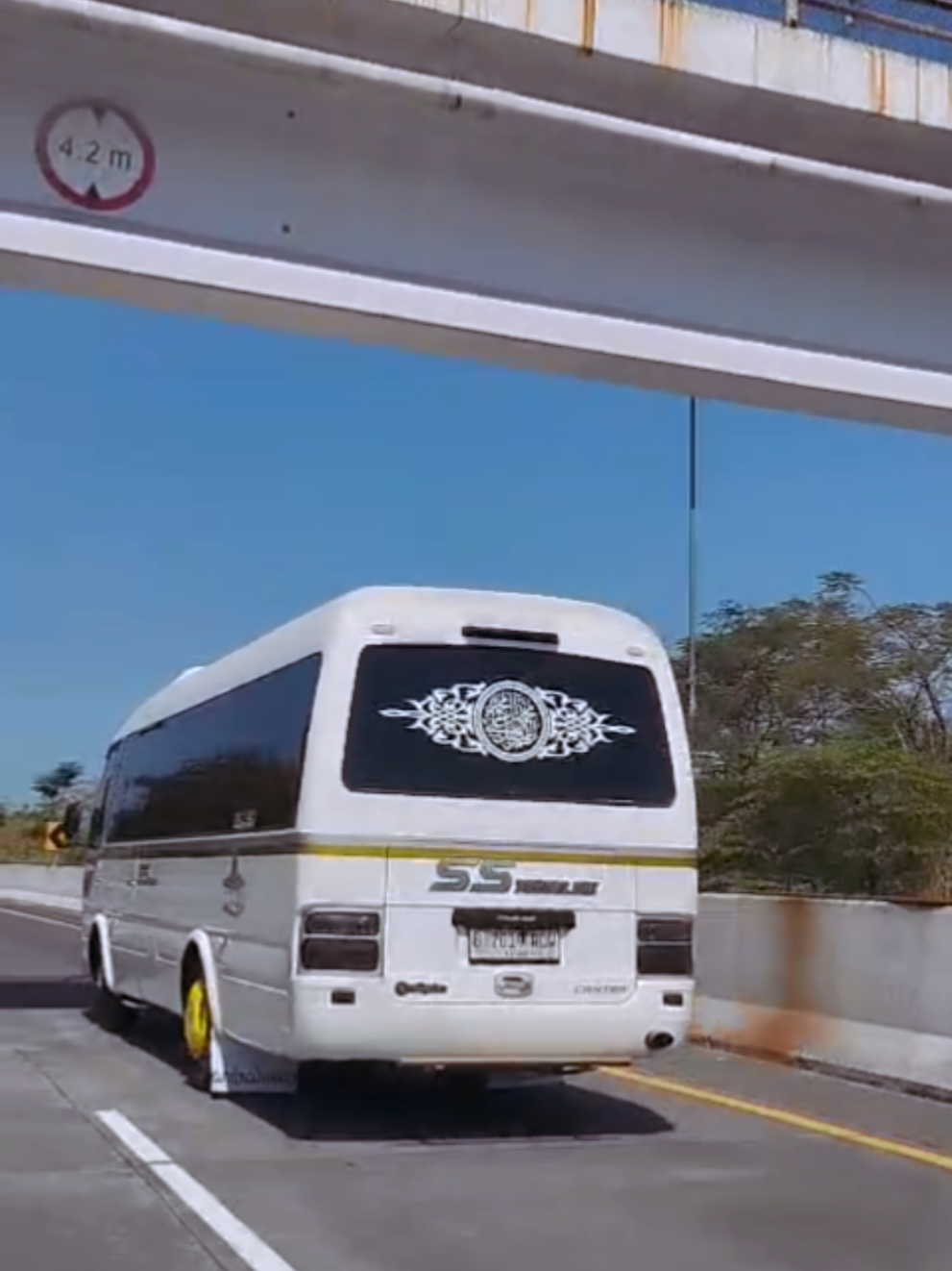 @sewaelflong_hiace_surabaya