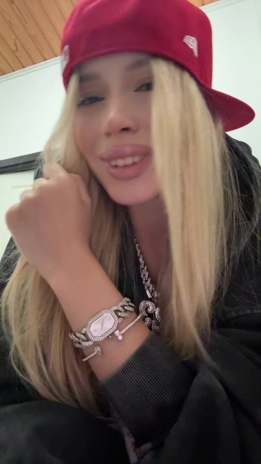 @lizzitak