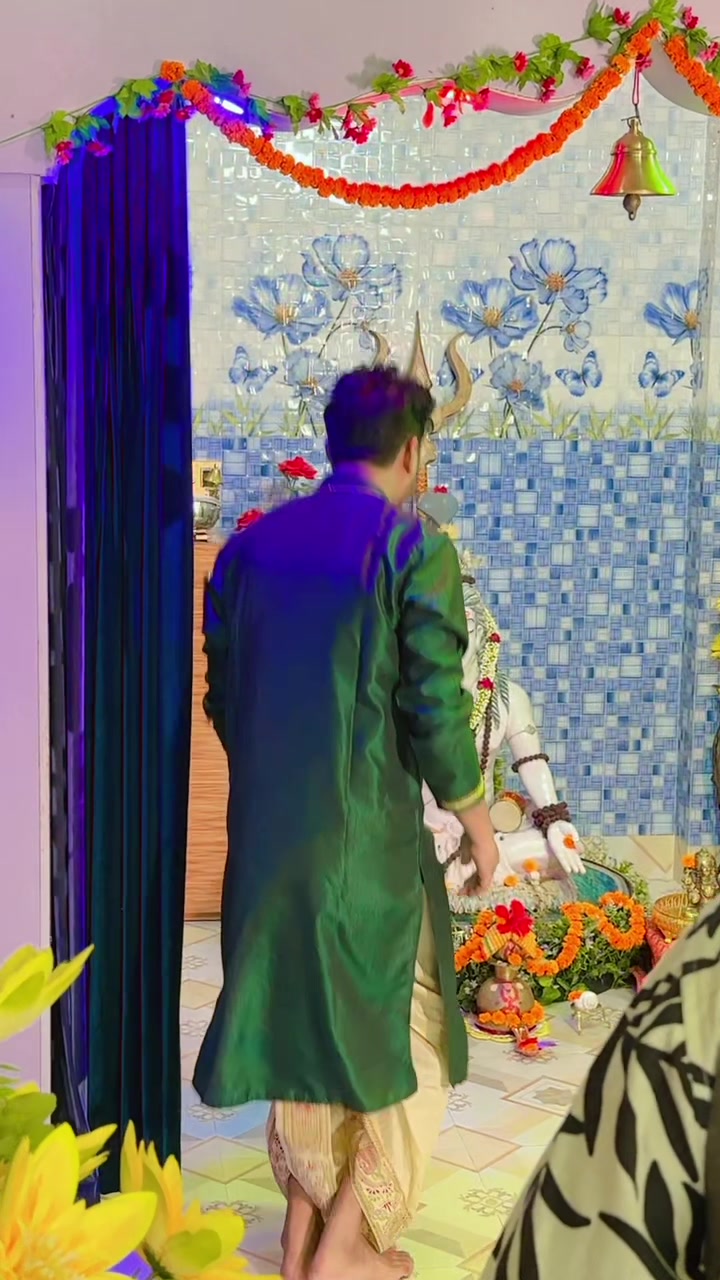 @Smile~coupleđPRIYOâ¤ī¸SWOSTIKA