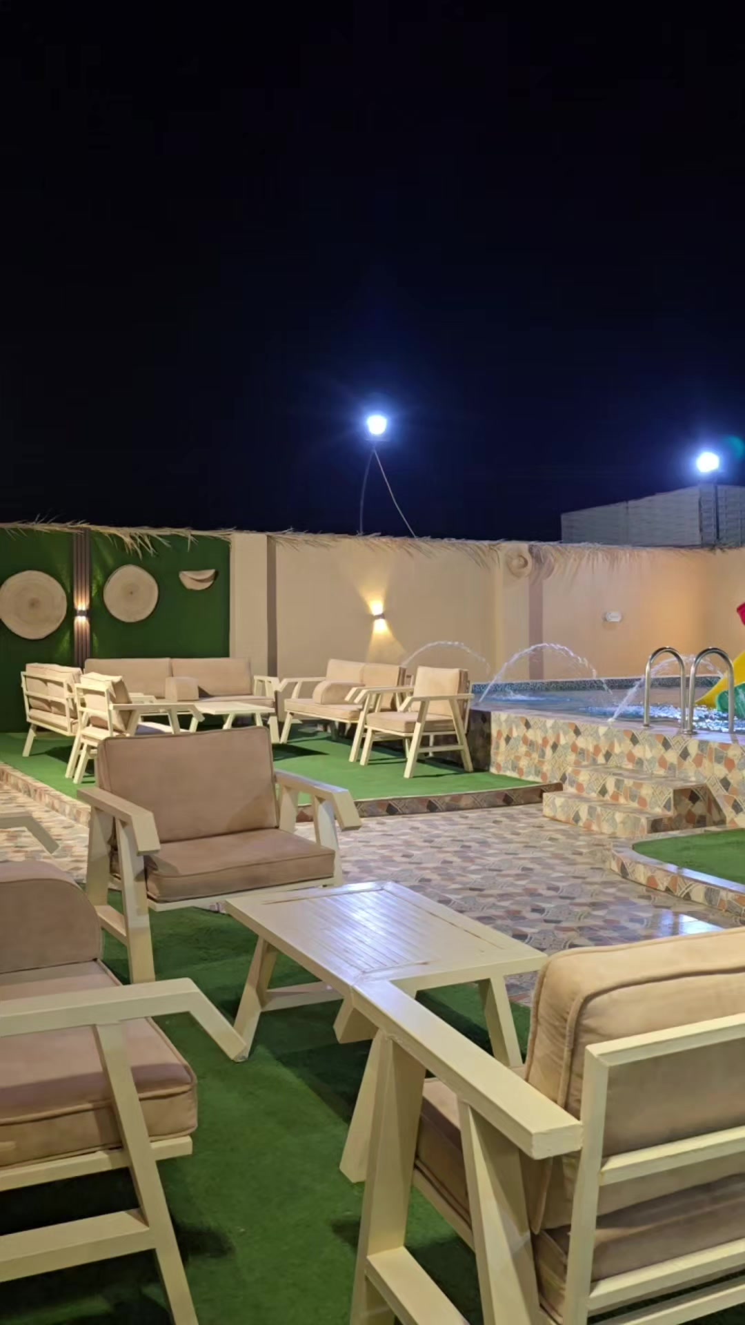 @استراحة النخيل