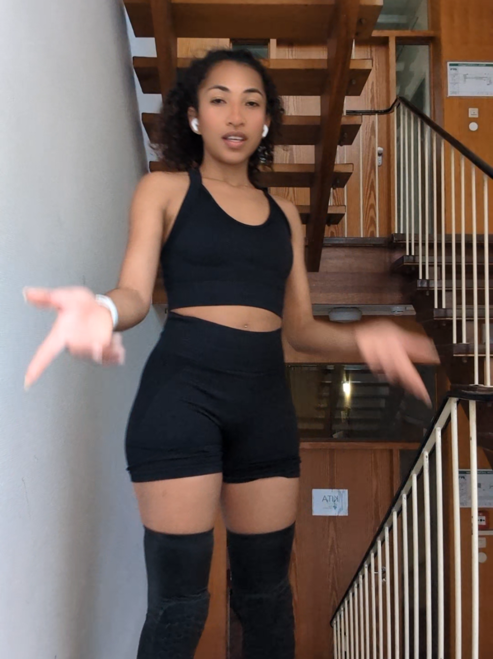 @StephanieIhari