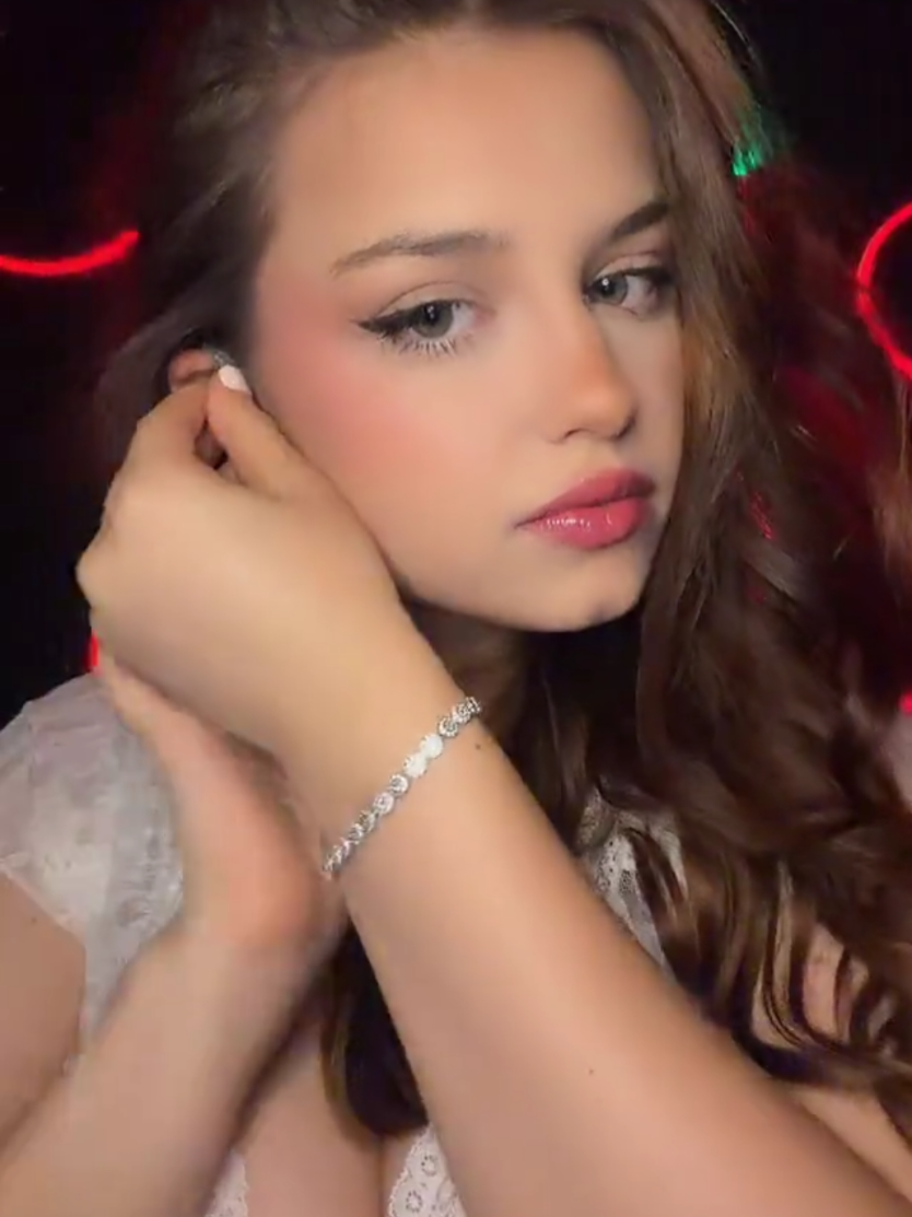 @AnnaWorld🍓