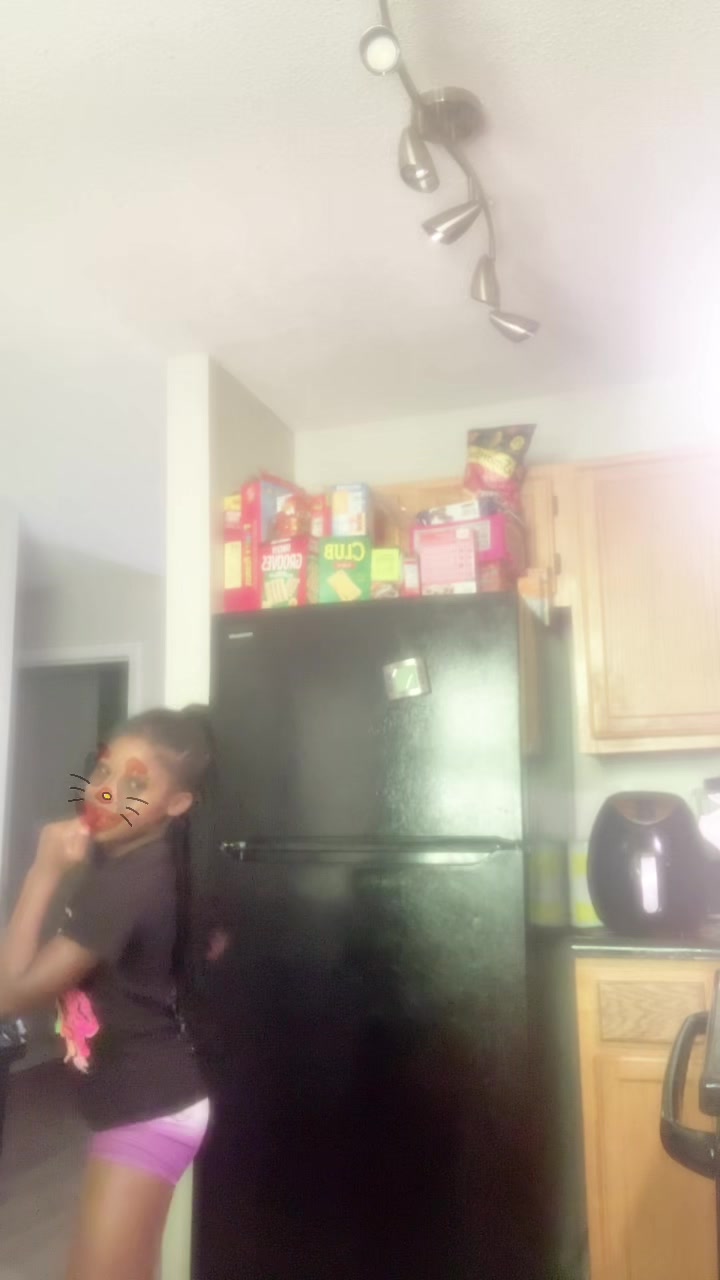 @meme.lylah.world
