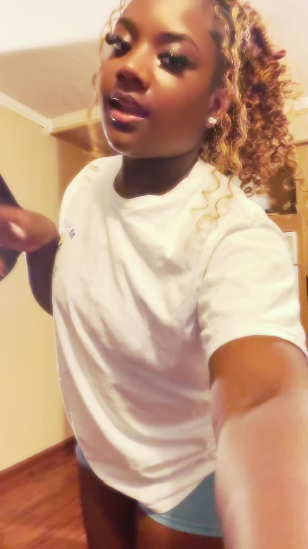 @￴￴