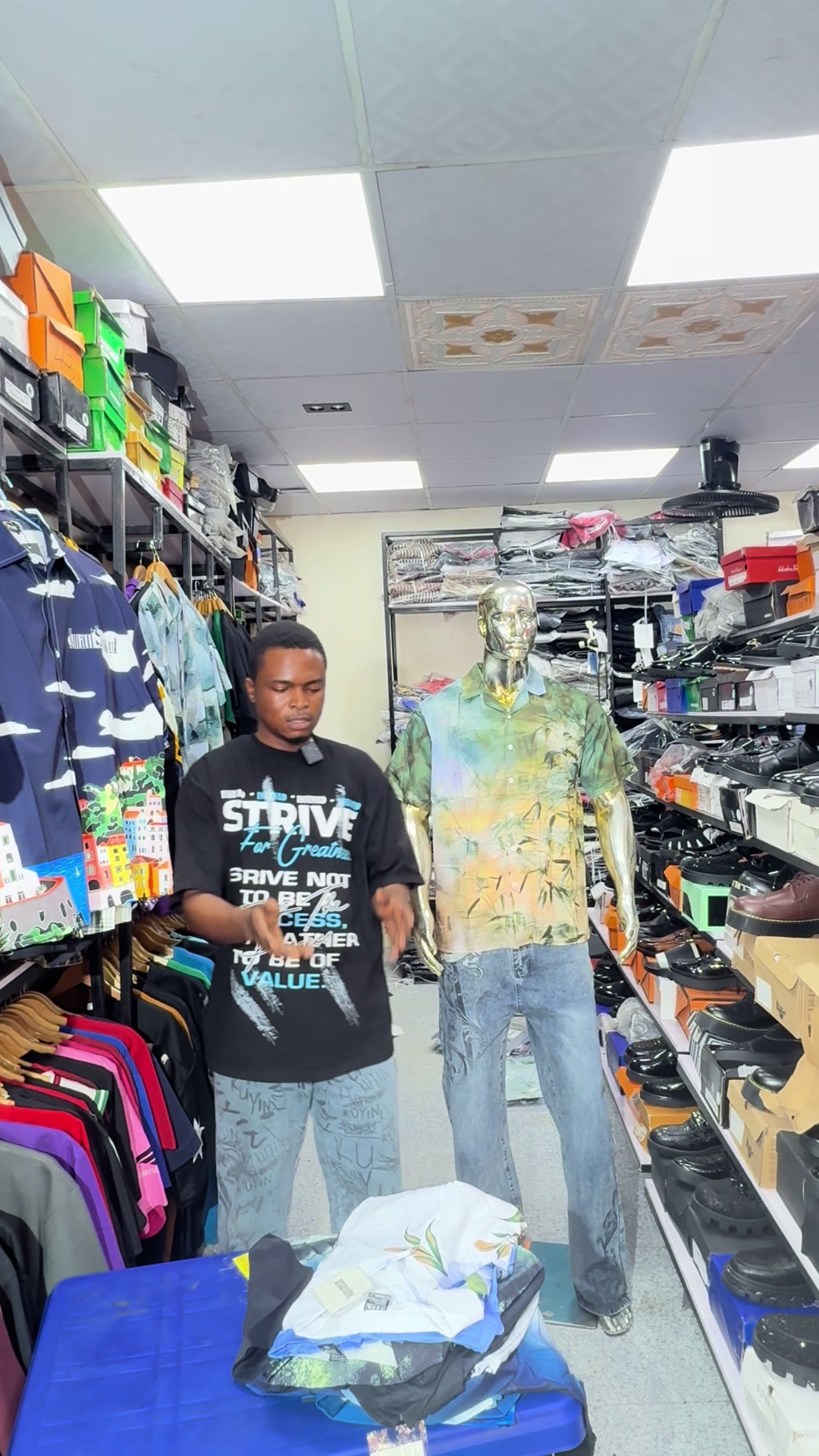 @BIGGEST TSHIRTWAREHOUSE IN IBD
