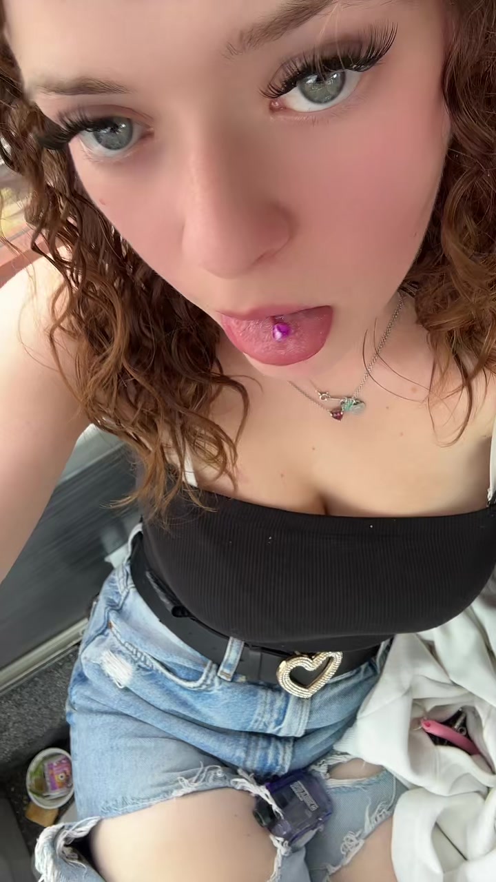 @⃟