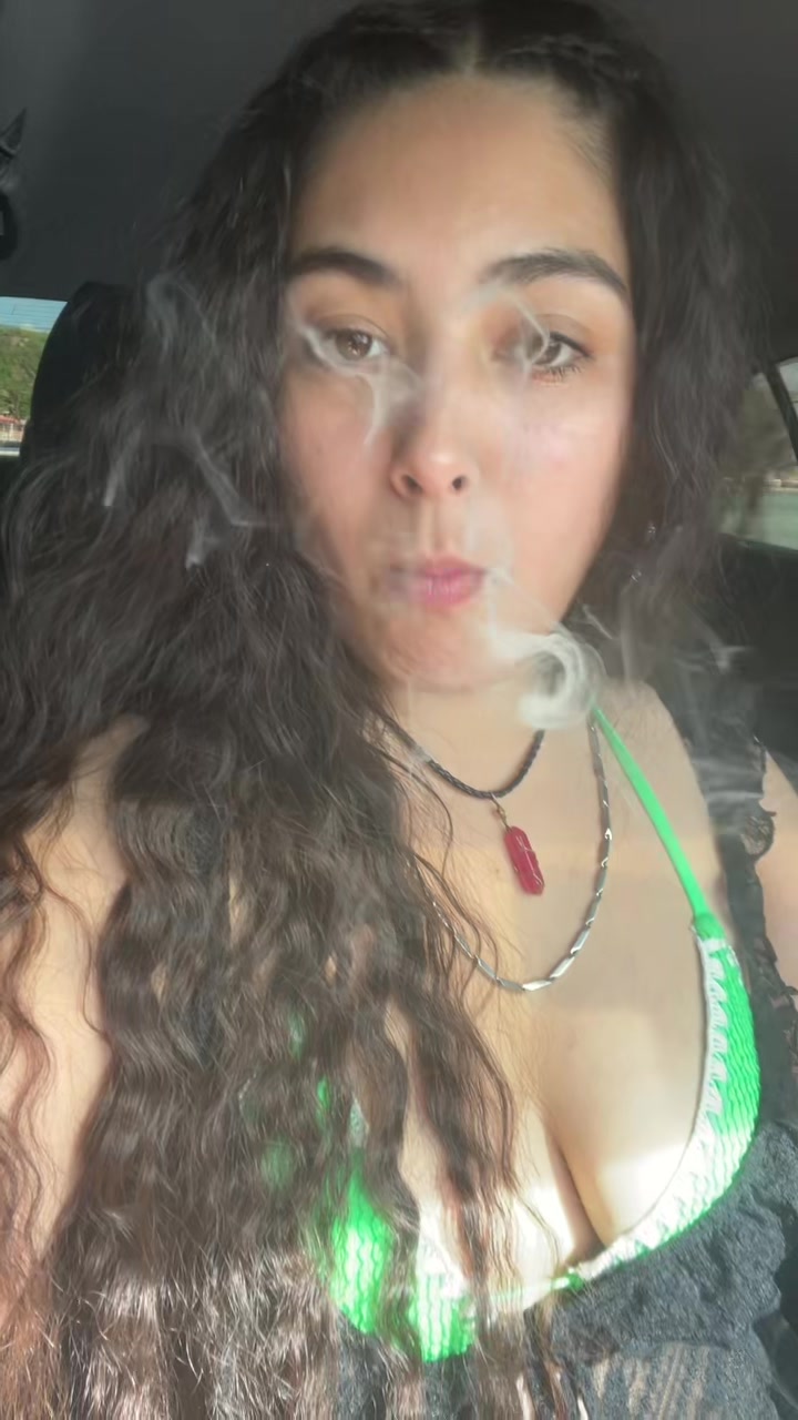 @🦦