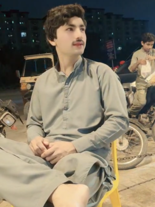 @mushtaq khani,18