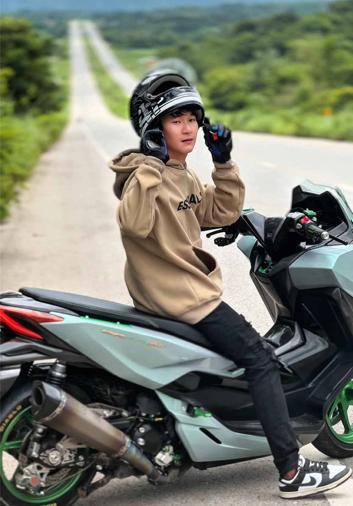 @นาย’ย น้อย’ย (ช่องหลัก 2.1M)