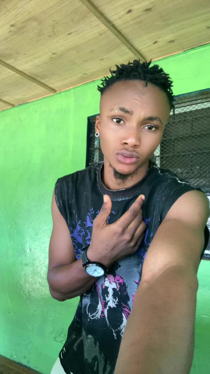 @Call me-Man-Boi 🦅💯🇬🇳 🇱🇷