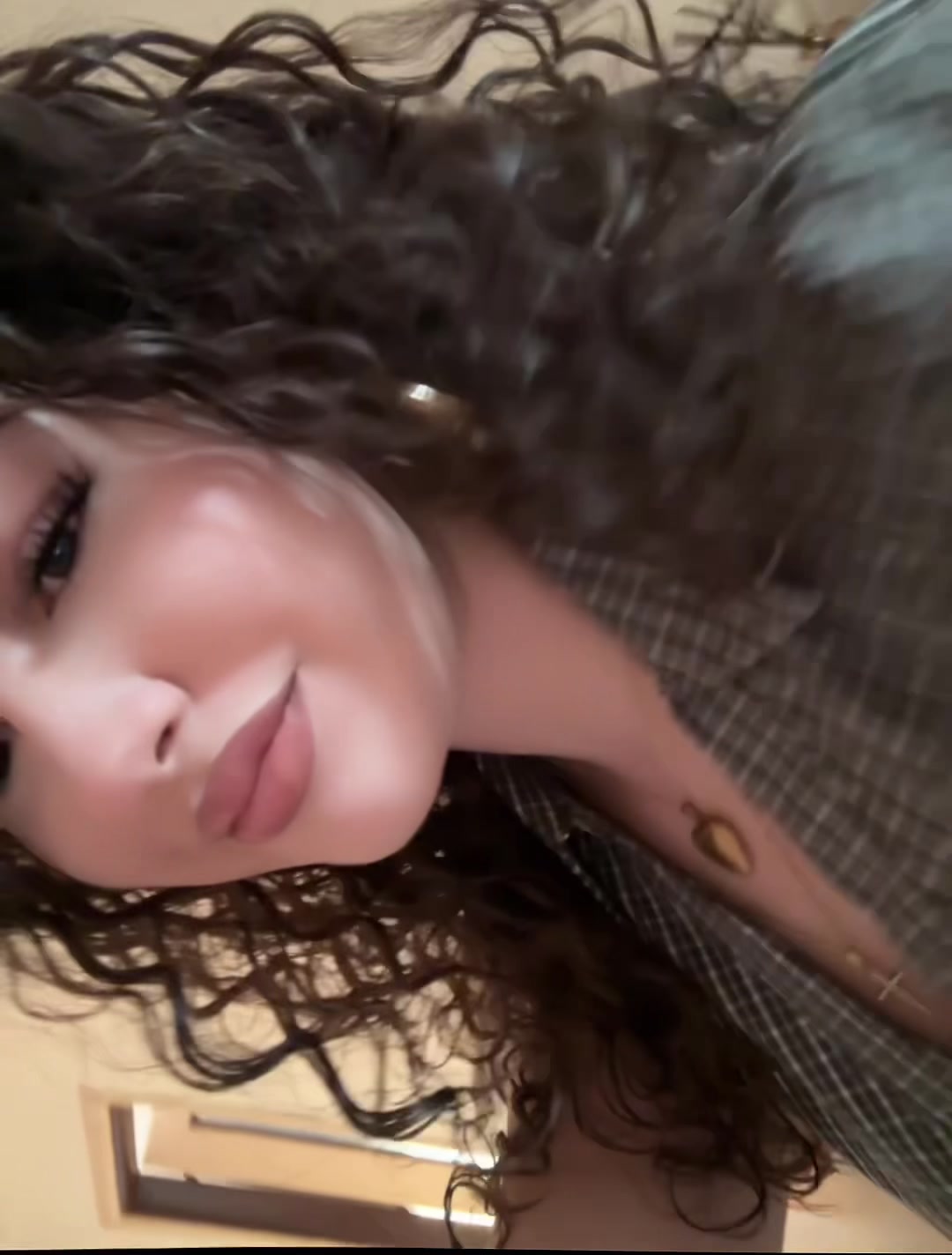@✭