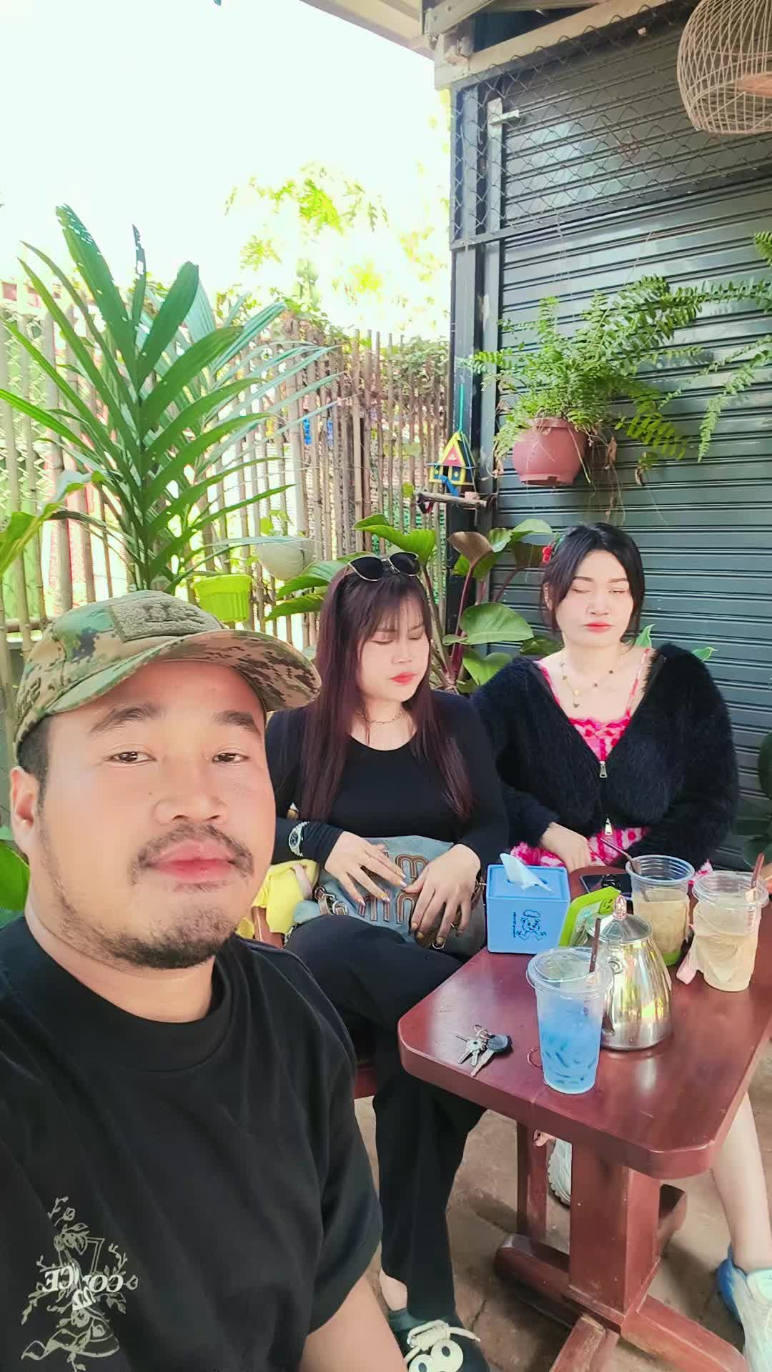 @HUNSARATH - ហ៊ុនសារ៉ាត់