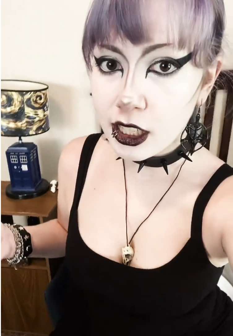 @Lydia🦇