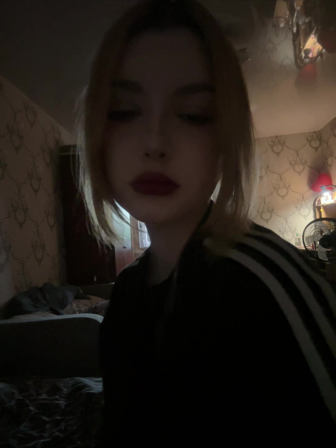 @<З