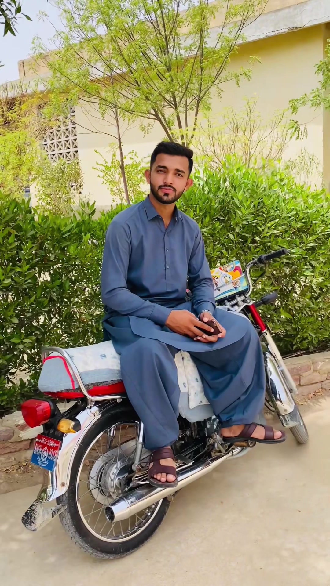 @Awais_Lashari🥀