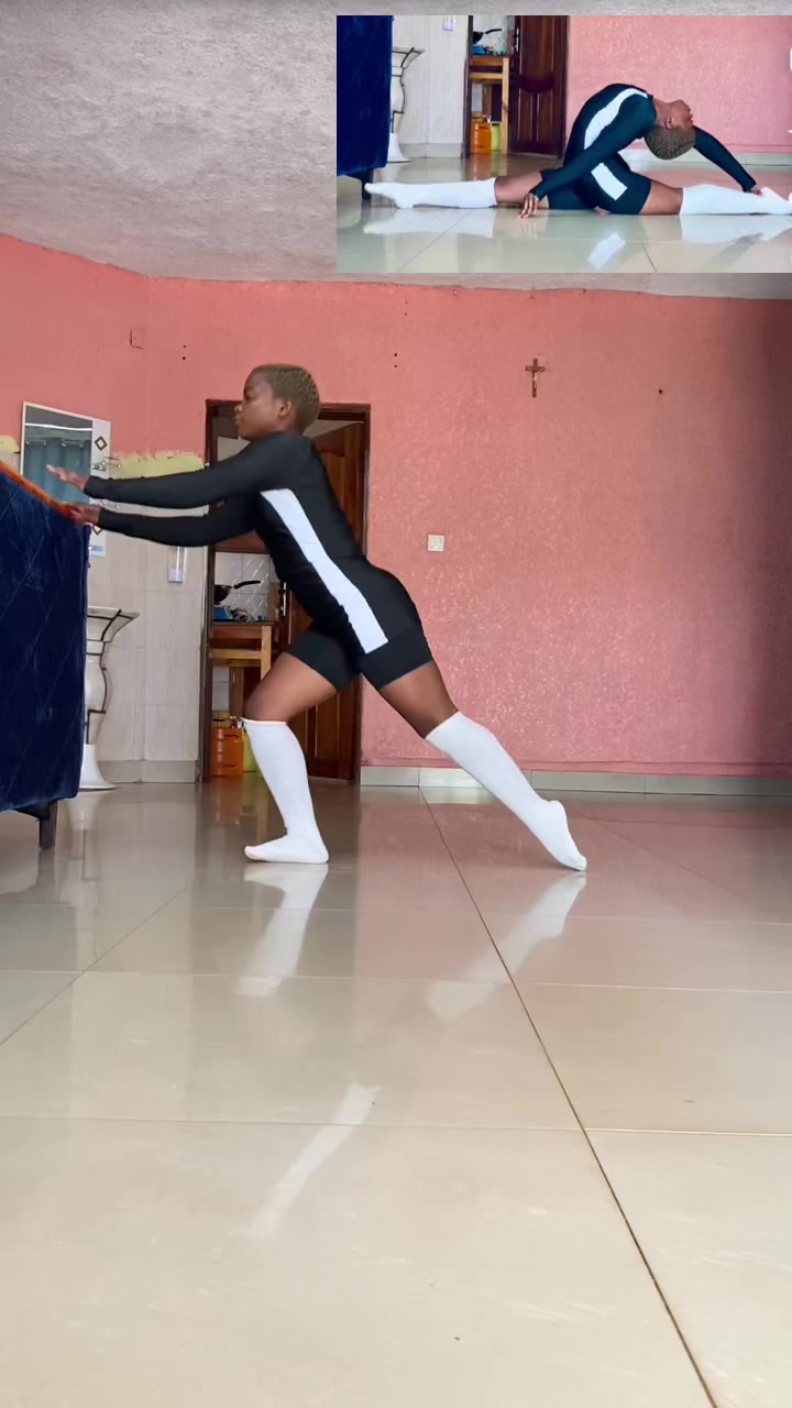 @@ FLEXIBLE SARAH🇨🇩🤸