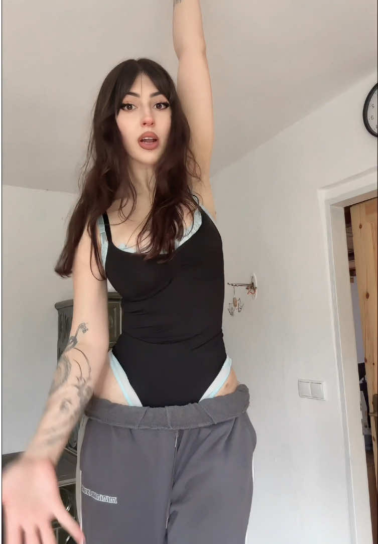@hinxycrybaby