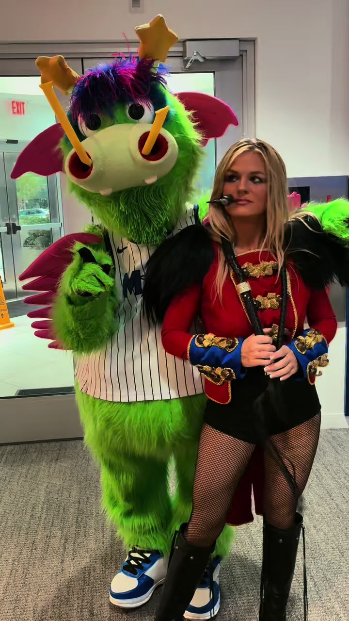 @AshleyxBritney