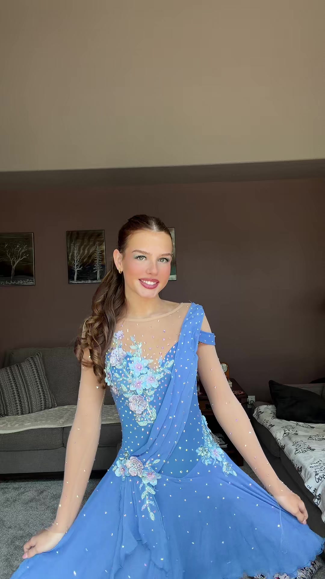 @Ellarose