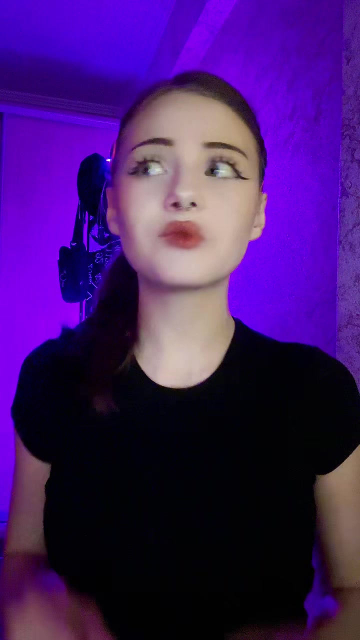 @валерія