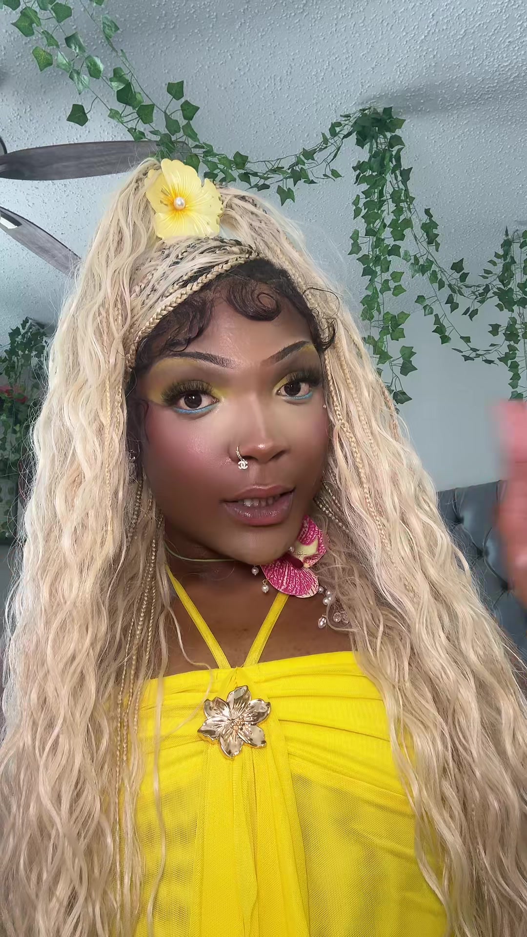 @lavish.lyrax