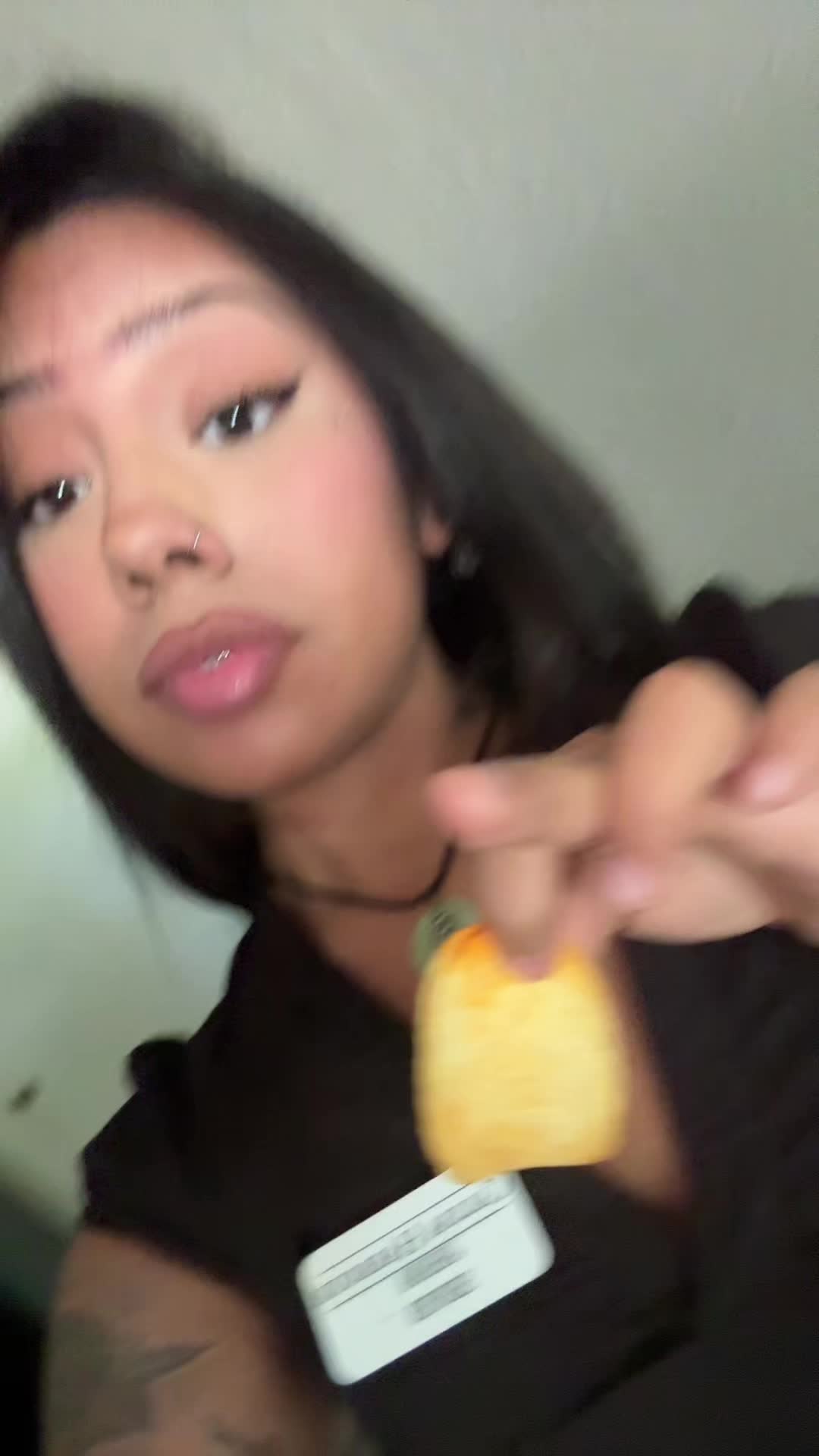 @ayobombon