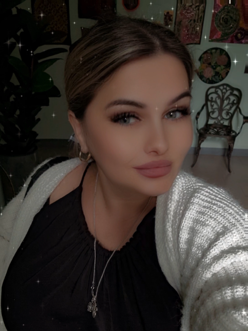 @Оленька