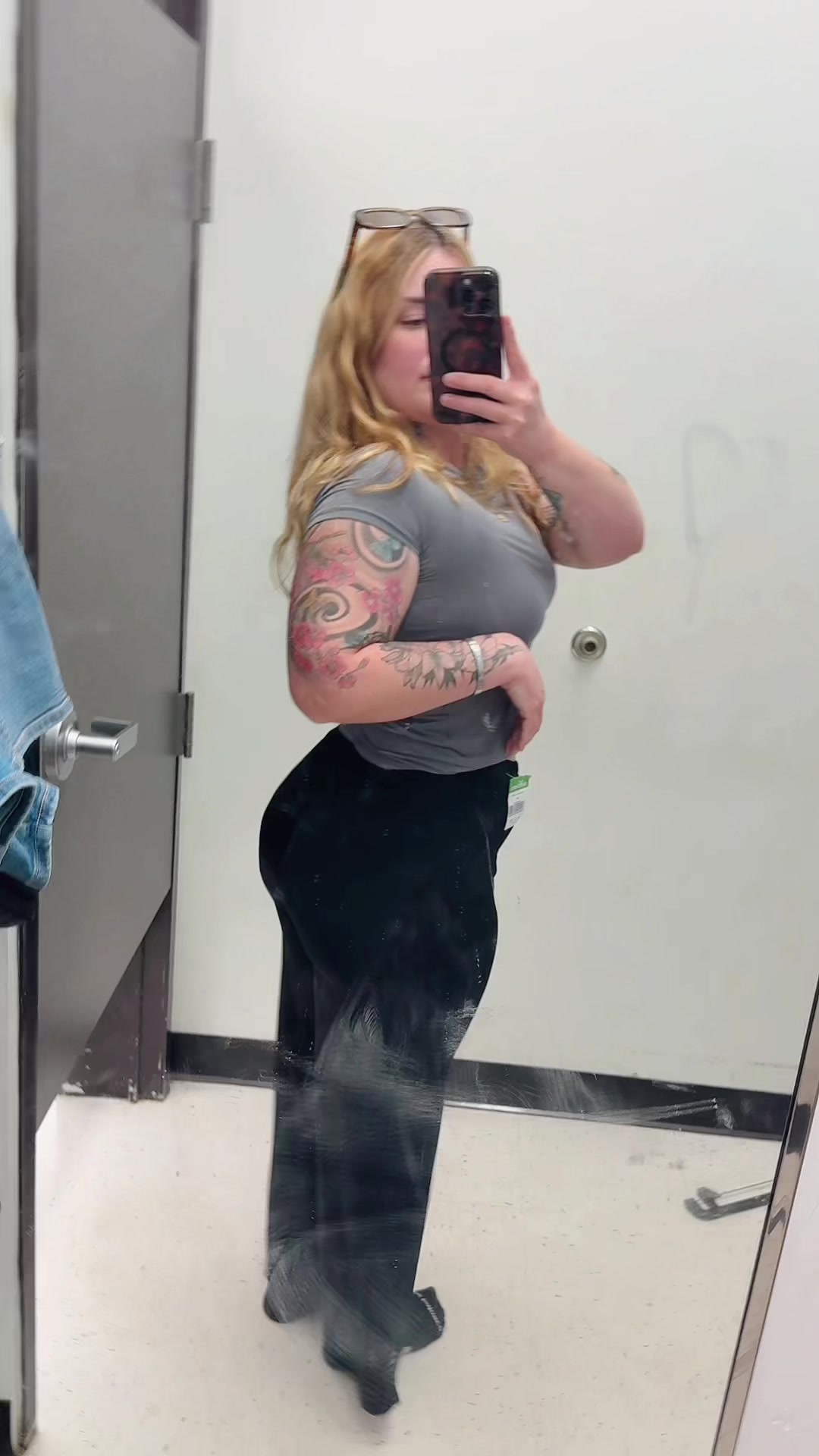 Cop learns the hard way that everyone Rolling Rebel & Gimli (@growing